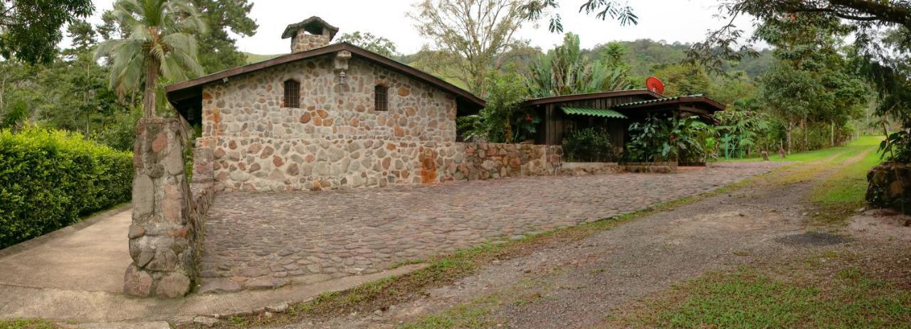 Malekus Mountain Lodge Aguas Claras  Luaran gambar