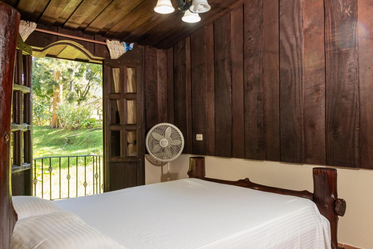 Malekus Mountain Lodge Aguas Claras  Luaran gambar
