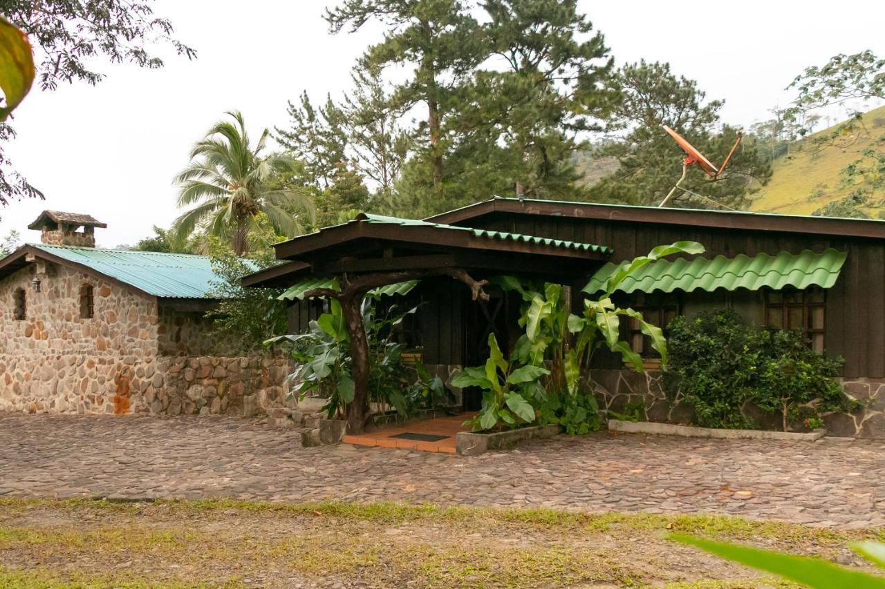 Malekus Mountain Lodge Aguas Claras  Luaran gambar